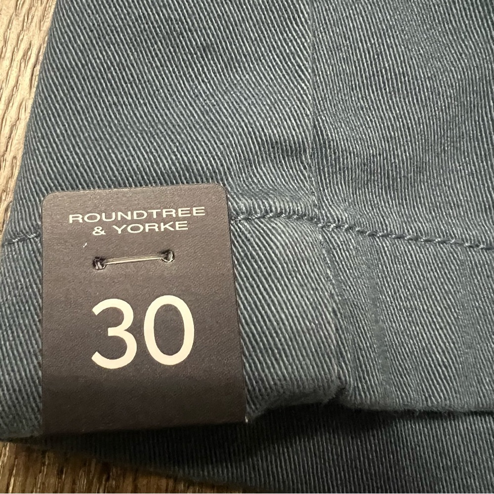NWT Roundtree & Yorke Vintage Indigo Flat Front Shorts Size 30 and 8” inseam - Picture 6 of 7
